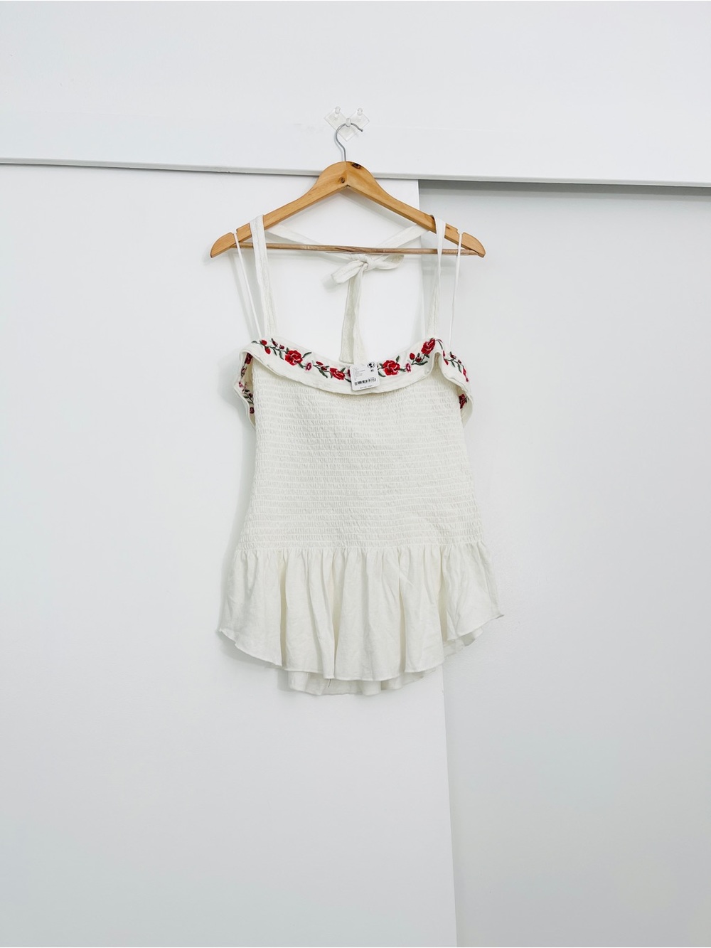 NWT Free People Alee White Embroidered Roses Halter Top / Blouse Size Large
